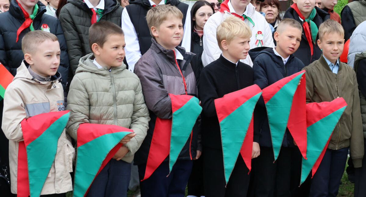 Из 3 856 детей 7-14 лет, проживающих сегодня на Осиповщине, 3 686 состоят в районной пионерской организации — 2 392 пионера и 1 294 октябренка