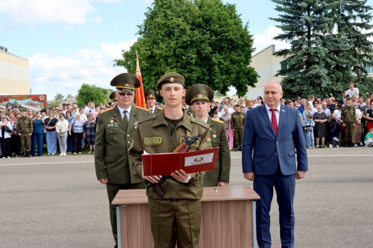 В Осиповичском гарнизоне прошла торжественная церемония принятия присяги