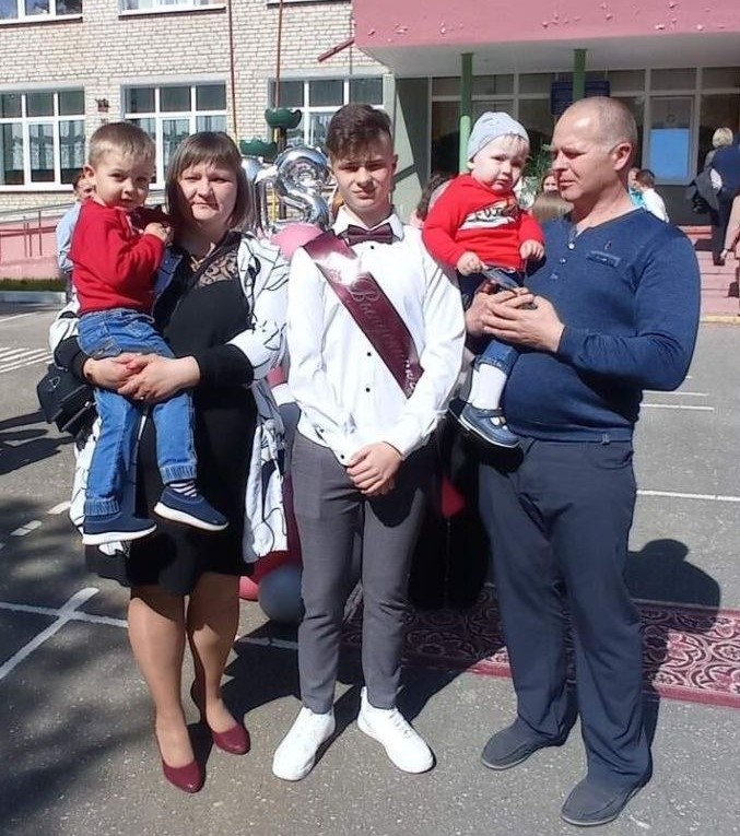 «Вместе можем всё!»: как живёт многодетная семья Жук из агрогородка Жорновка