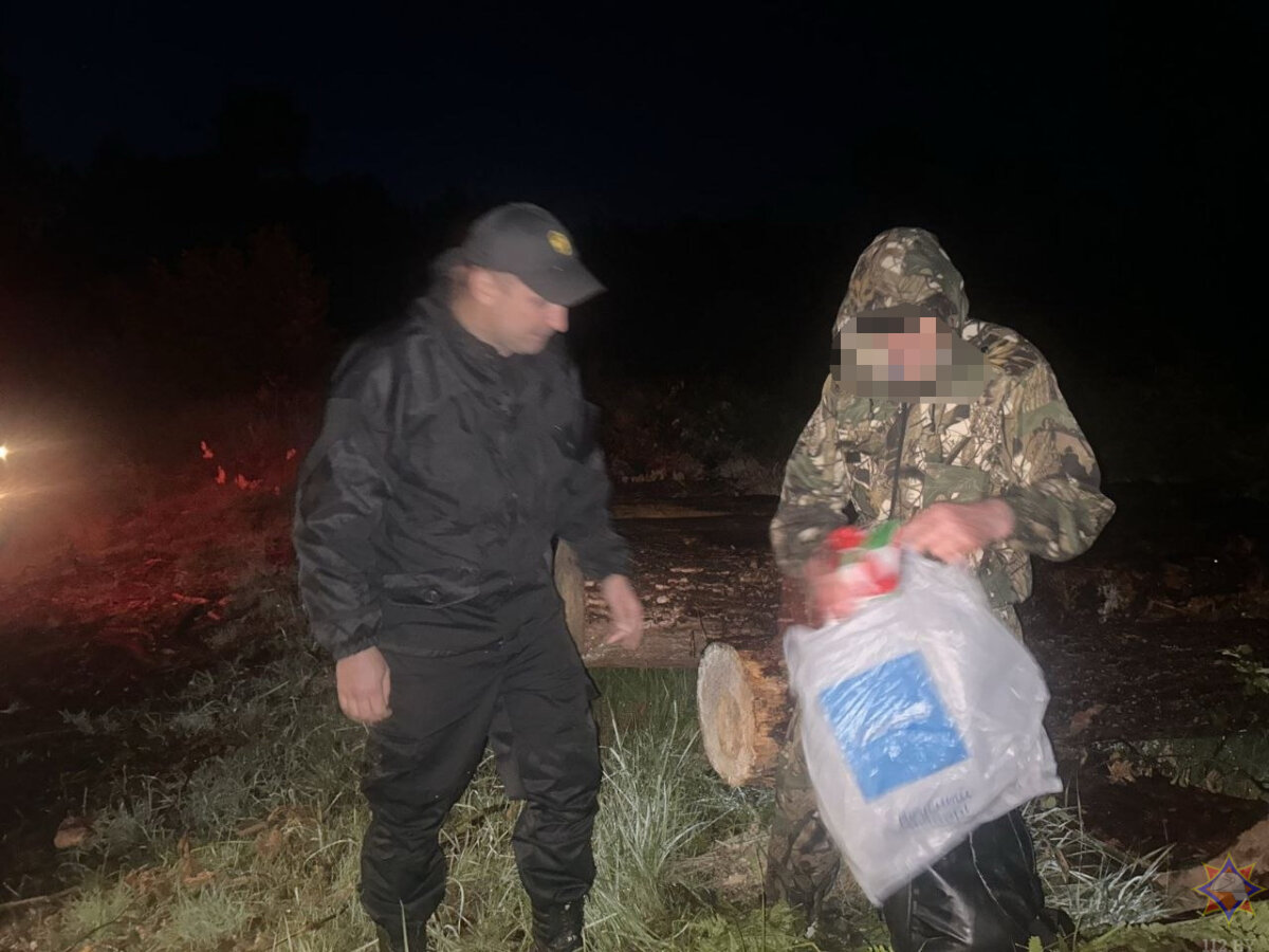 В Осиповичском районе спасатели помогли грибнику вернуться домой