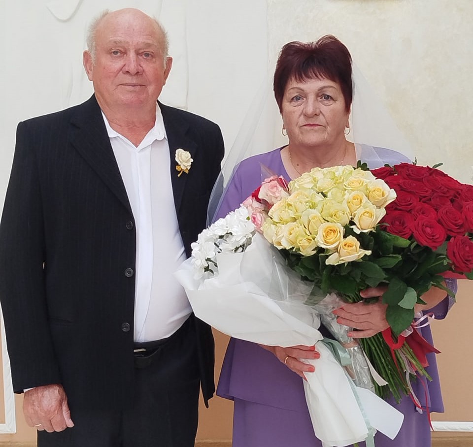 Осиповчане Нина и Юрий Кучины отметили золотую свадьбу