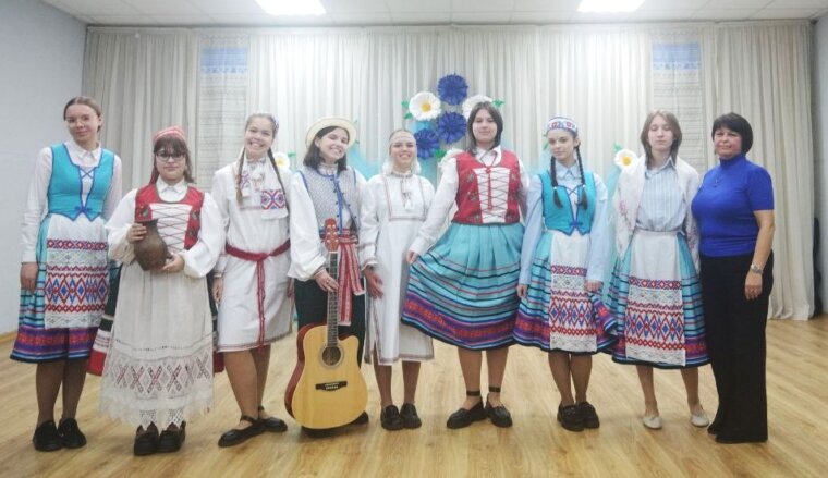 Гурток “Мастацкае слова” пад кіраўніцтвам настаўніка беларускай мовы і літаратуры Наталлі Ганчаронак працуе ў гімназіі ўжо чацвёрты год