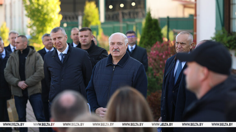Лукашенко: в Беларуси не отойдут от политики поддержки многодетных семей
