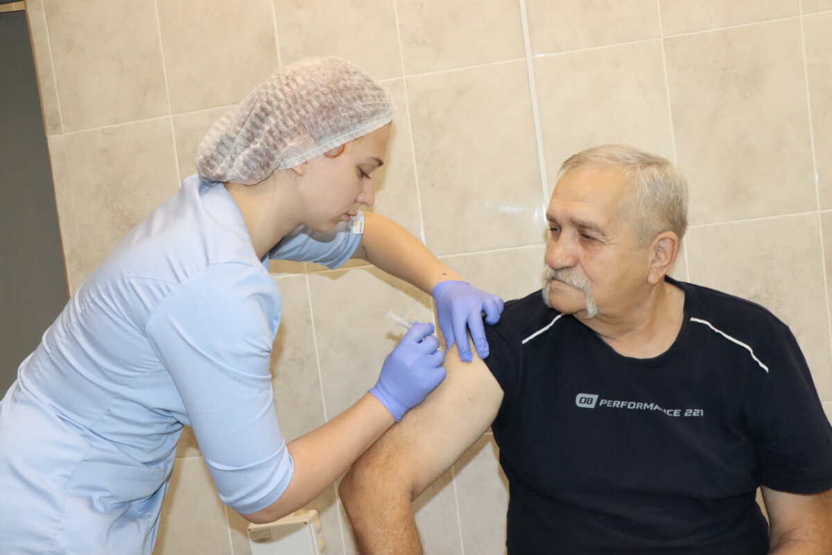 В Осиповичском районе вакцинация от гриппа стартовала 29 сентября — по данным ЦРБ, процедуру уже прошло около 1 000 земляков