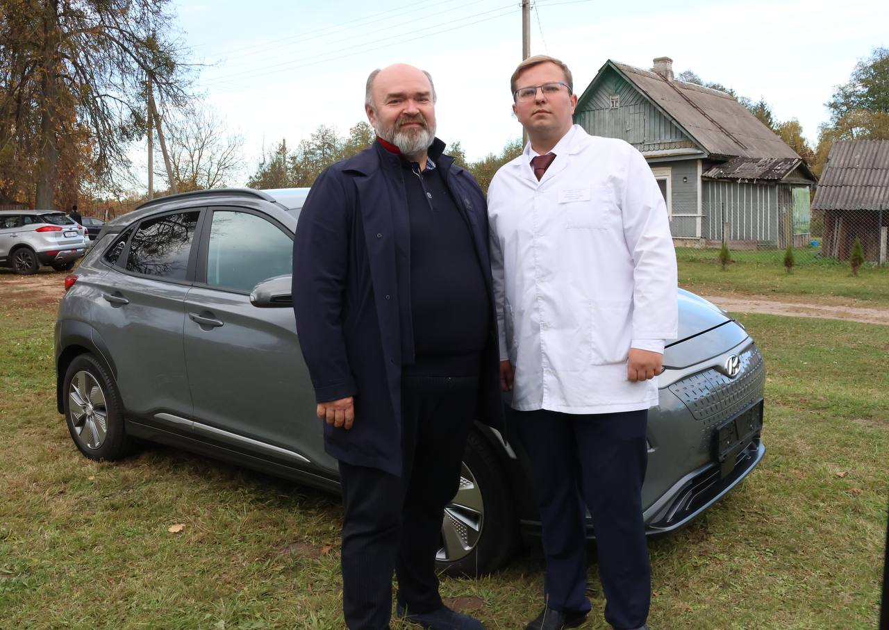 Липенская амбулатория получила автомобиль от мецената: история дара семьи Борозна